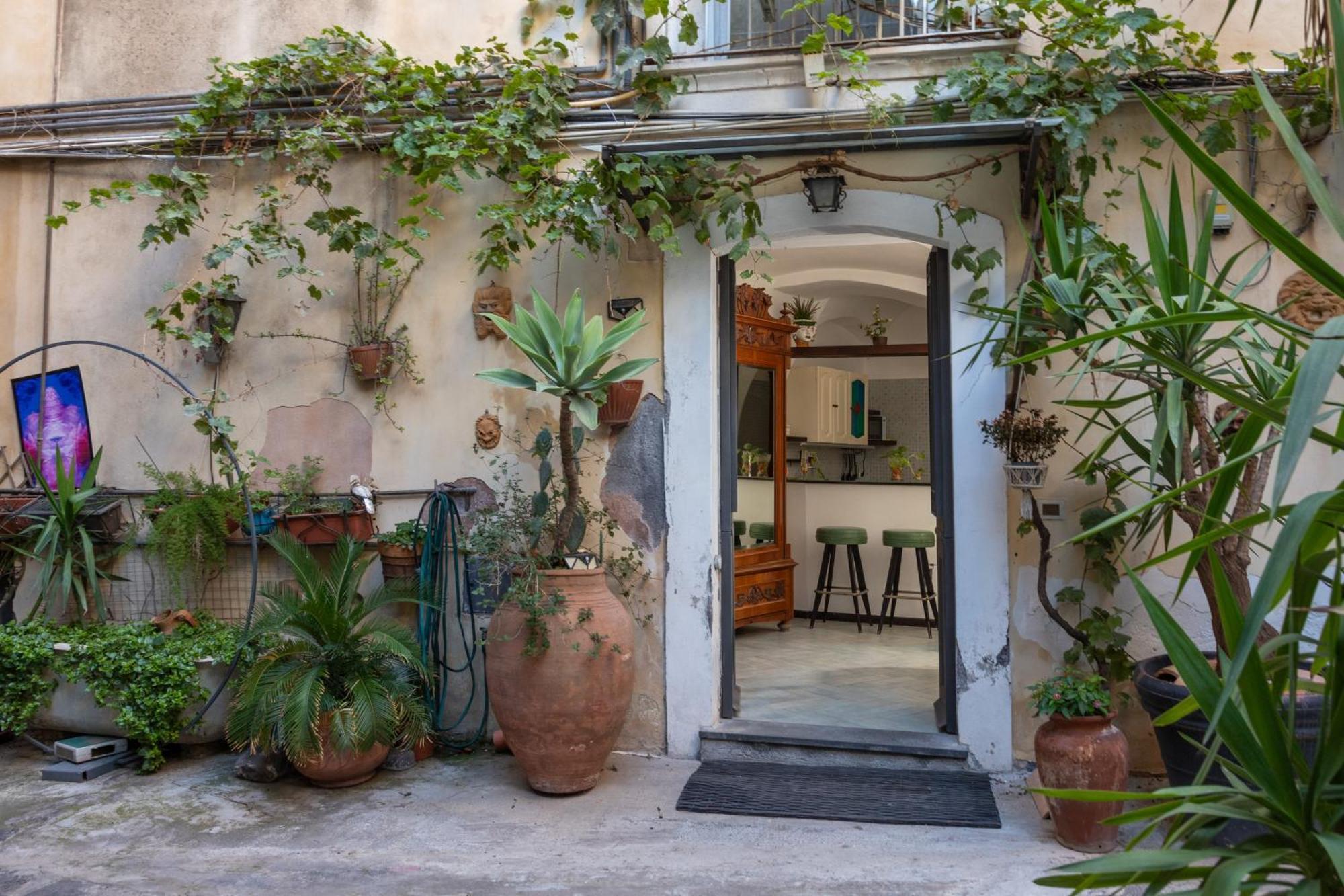 Cortile San Michele Villa Catania Bagian luar foto